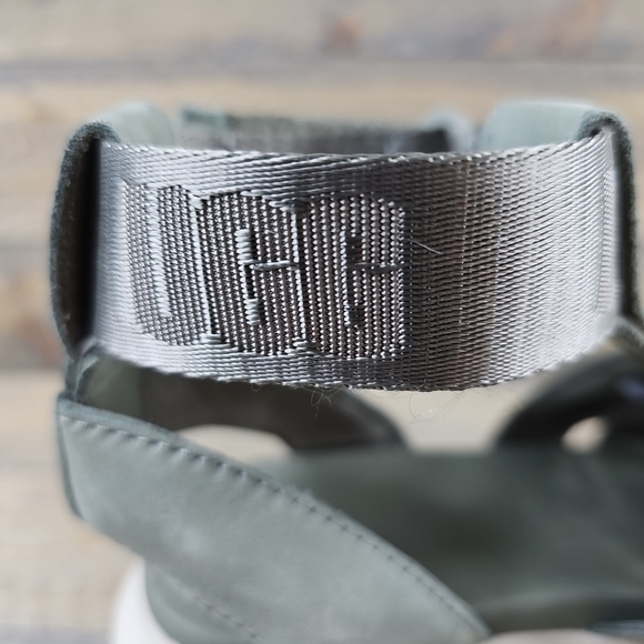 UGG Ashton Heritage Women's Platform Sandals Moss Green Suede Logo Strap - Picture 4 of 13